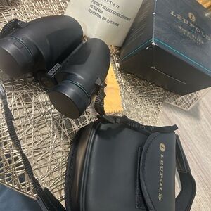 Leupold Binoculars – Like New – With Case, Box & Papers